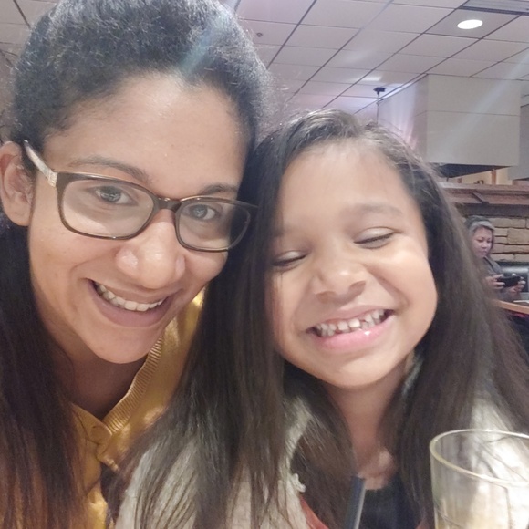 Meet your Posher, Eliana - Picture 2 of 3